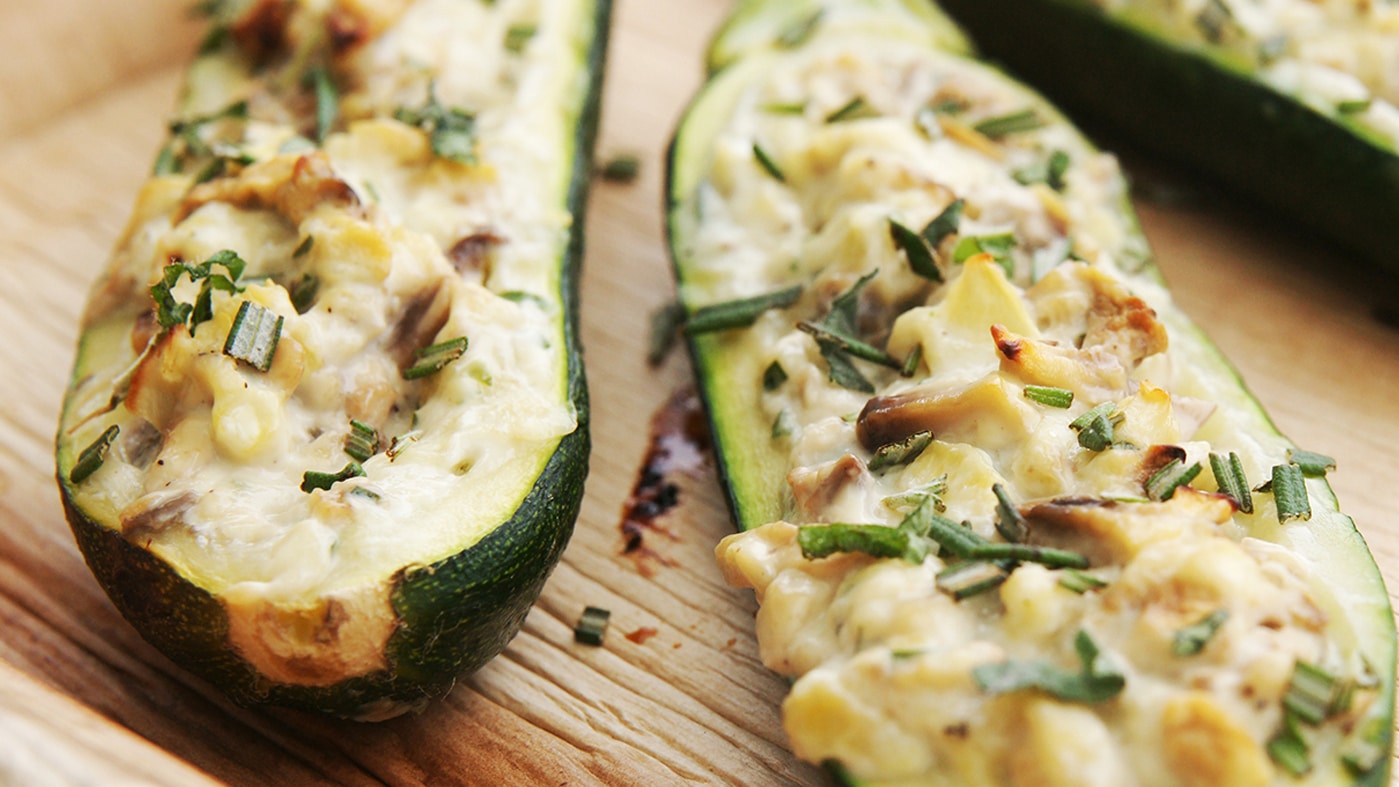 Gefüllte Zucchini vom Grill